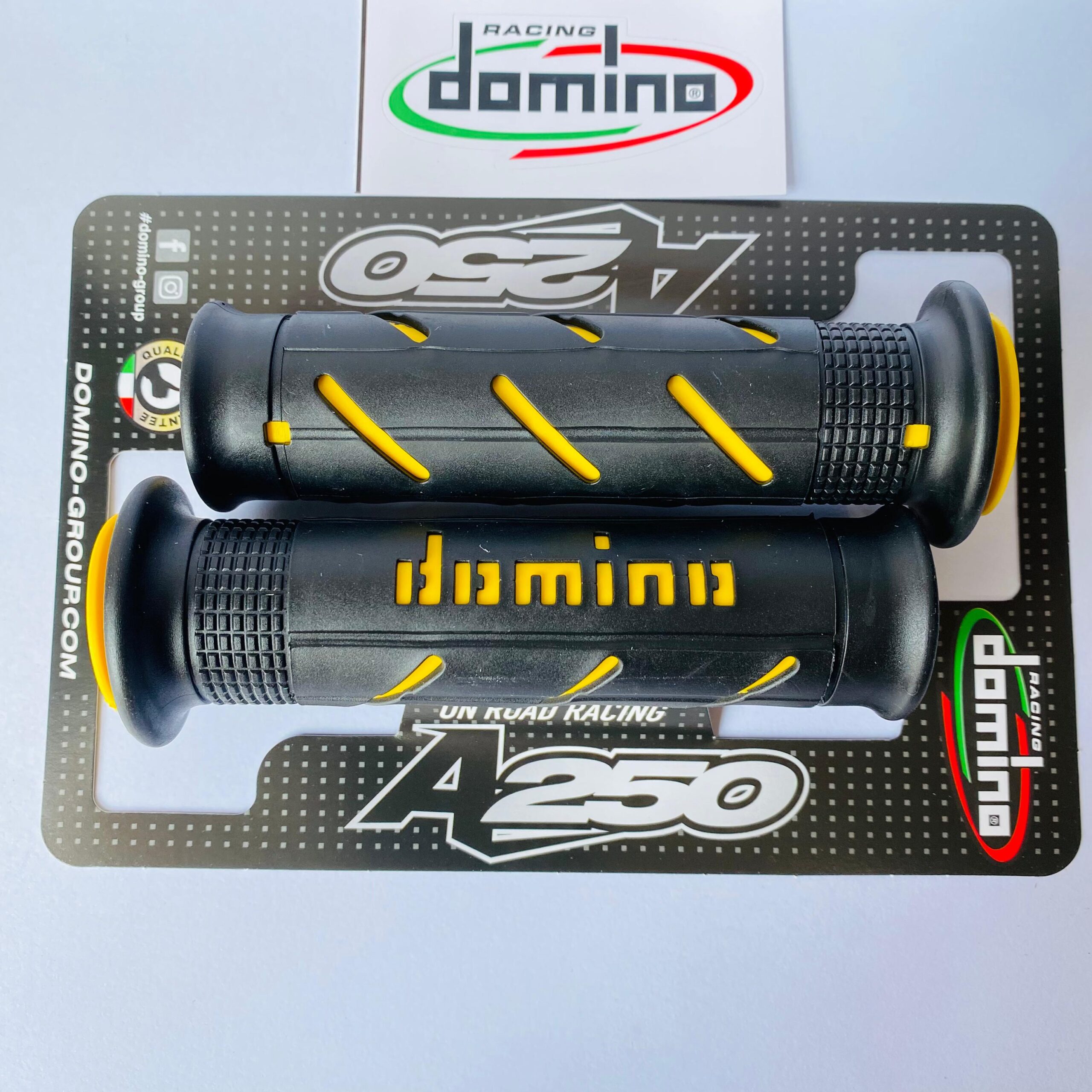 HANDGRIP GRIP DOMINO RACING SUPER SOFT BLACK YELLOW - Gambar 3